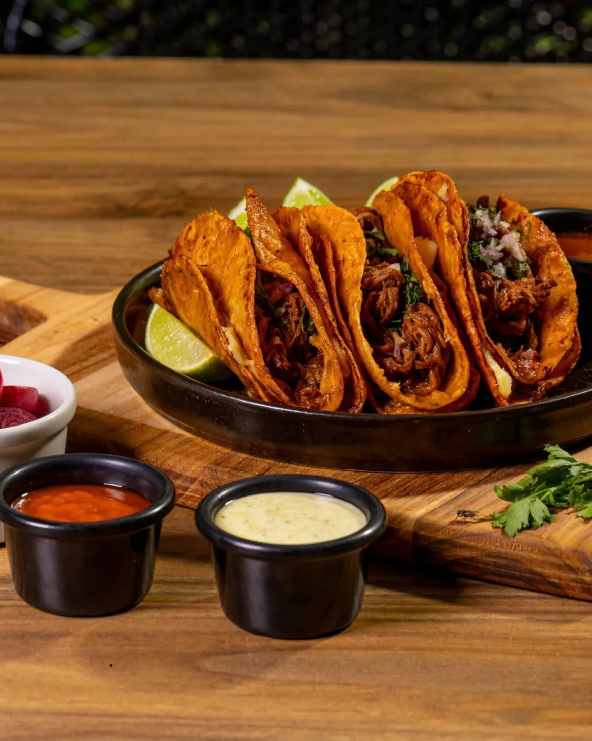 Tacos de birria en Carbón & Más, Floridablanca
